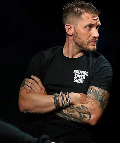 Сексуалды футболканың суреті