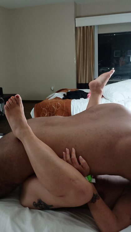 Yapon ayol hammomda Mushukni yalashni sevuvchilar