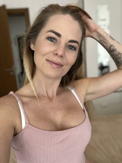 I am a 34yo Mom of one - would I look sexy and fuckable if you saw me at the store?