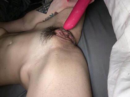 jemand ein Fan von schmetterlingsförmigen Schamlippen und wie mein Vibrator nach einem Orgasmus aussieht?