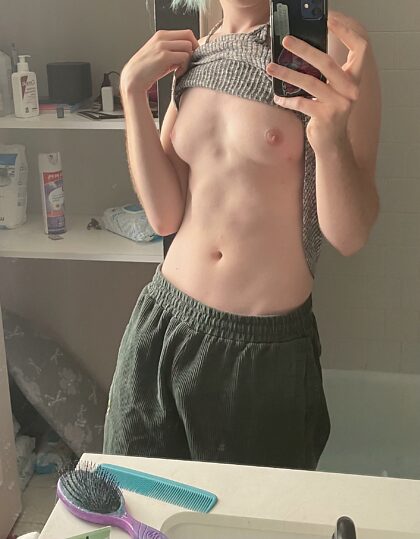 Haven’t hadn’t had the energy to post anything because depression, but felt cute today and wanted to share my perky titties with you 