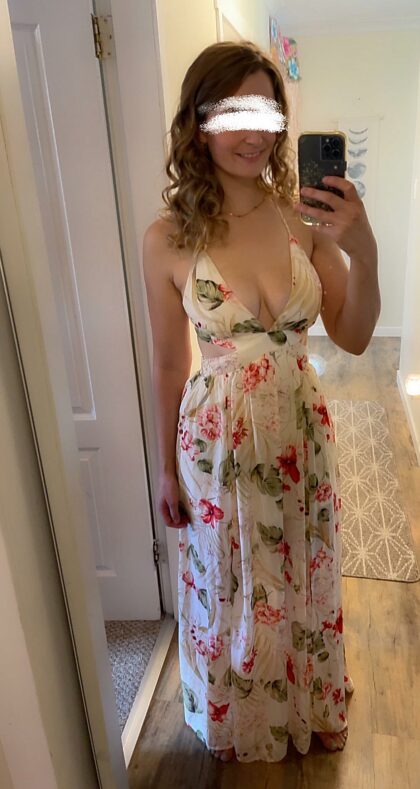 Aimez-vous ma robe d'anniversaire ?