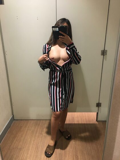 Wie gefällt DIR das Kleid … steht es mir?