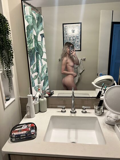 Mirror booty pics are my favorite :)