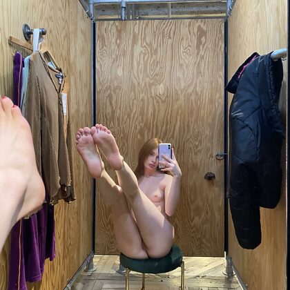 I feel best showing off my pussy in the changing room