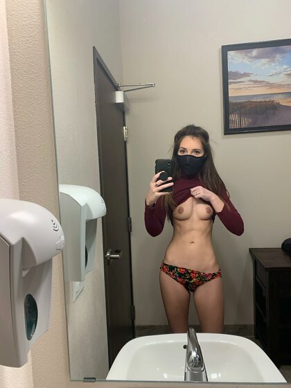 Hope fit hips are appreciated here ;)