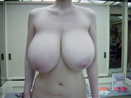 Riesige Brüste aus dem Jahr 2001