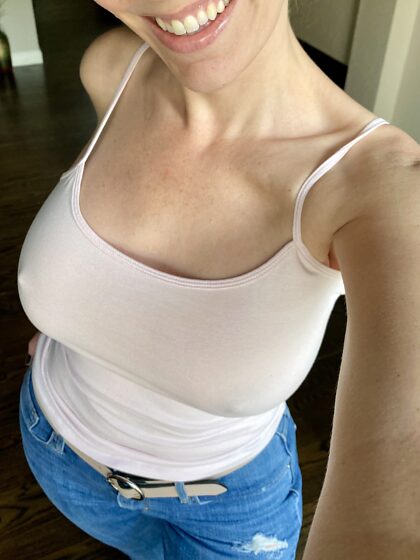 MILF pokies and a smile to brighten your day!