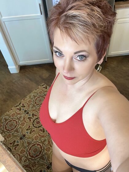 Your naught 55 year old MILF wants to play…DMs open babe