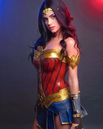 Wonder Woman par Kami Ferreira Cosplay