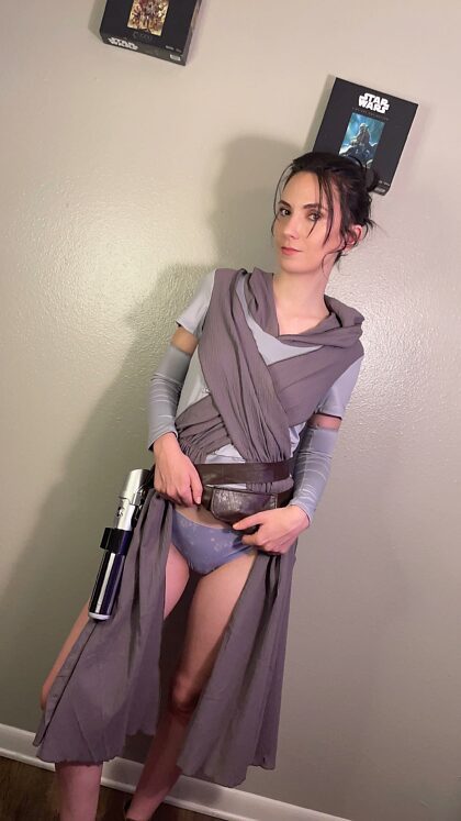 Had a lot of fun with this Rey StarWars Cosplay