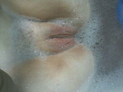 More bath tub fun! It’s just a shame that I’m alone… 
