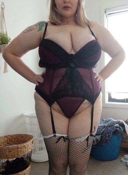 Thick girls in lingerie.. thoughts?