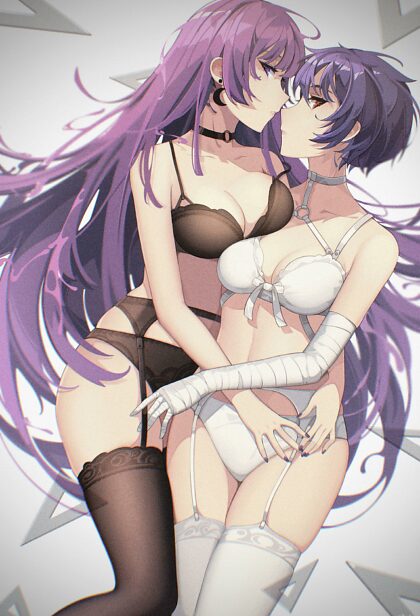 Hitagi and suruga