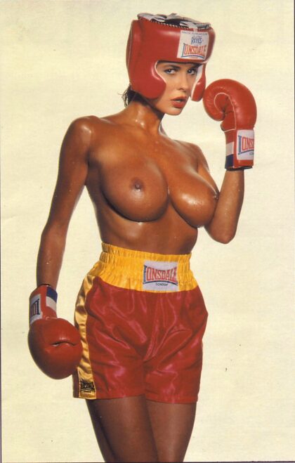 Donna Ewin 1990, als Oben-ohne-Boxen noch in Mode war.