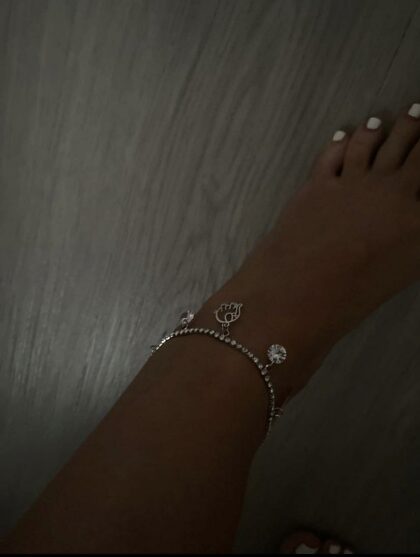 Anklets are hot asf