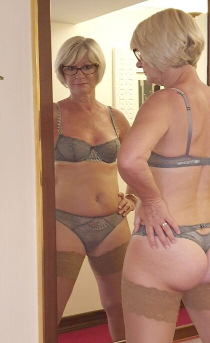 Mouth Watering Gilf ass