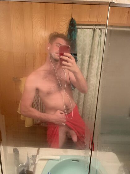 Told my gf that I was Bi, and she didn’t take it as well as I thought she would. So here’s my naked body for everyone.