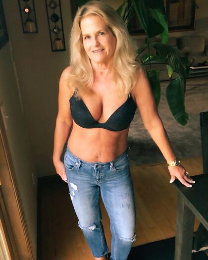 Happy and enjoying life as a 64 year old Gilf!