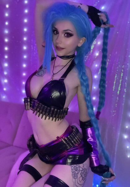 Jinx from League of Legends by meltyminx 