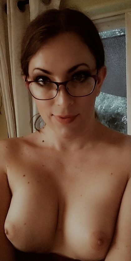 Remember that cute selfie I posted yesterday? Well anyway, here's my tits...