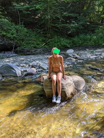 Sonhando com diversão de verão em Skinny Dip Falls