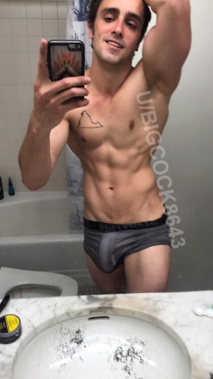 Finally embracing myself. Any love for a hung bi muscle bottom?