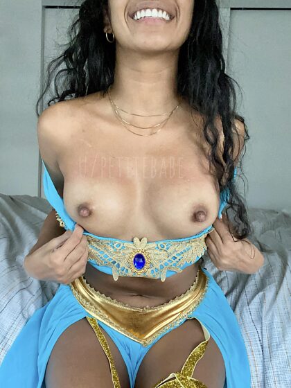 Mała zdzirowata księżniczka Jasmine