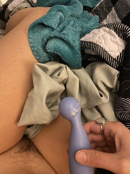 This pussy gets sooooo creamy!