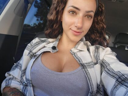 mom of 4 enjoying a make up free and braless day!
