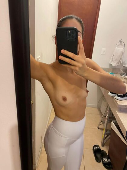 pre-gym small tits out selfie