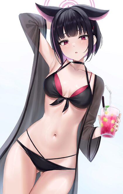 Neko disfrutando de una bebida