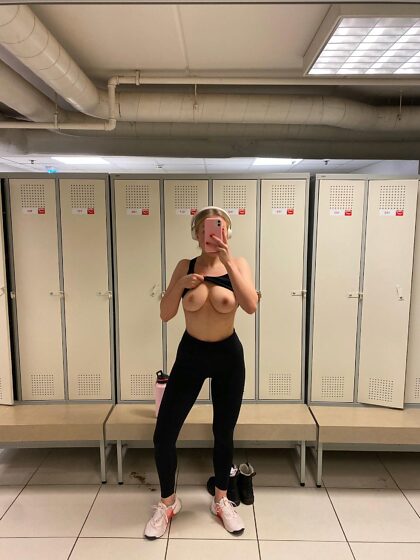 I was so scared to take this one but here’s a little post workout boobie pic for you 
