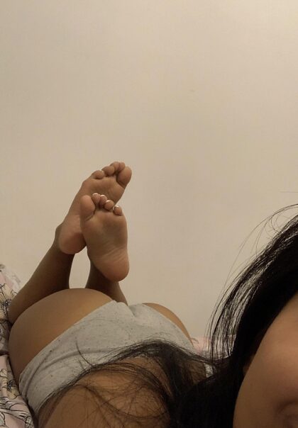 These soles need kissing… who’s up for it? 