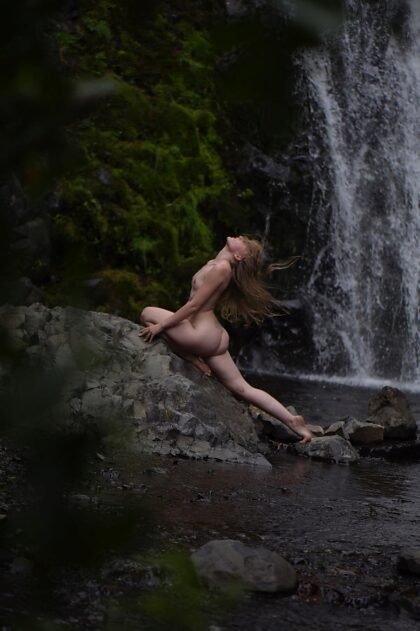 PNW waterfall - Bunny Luna photographed by Exhibitphotopdx
