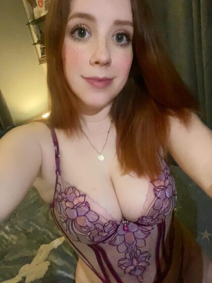Trying out my new lingerie set, i love the lace!