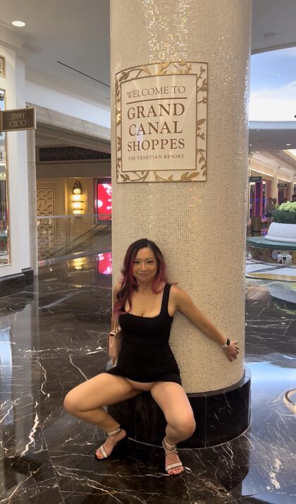 All you can eat Asian pussy served right in the middle of the Venetian 