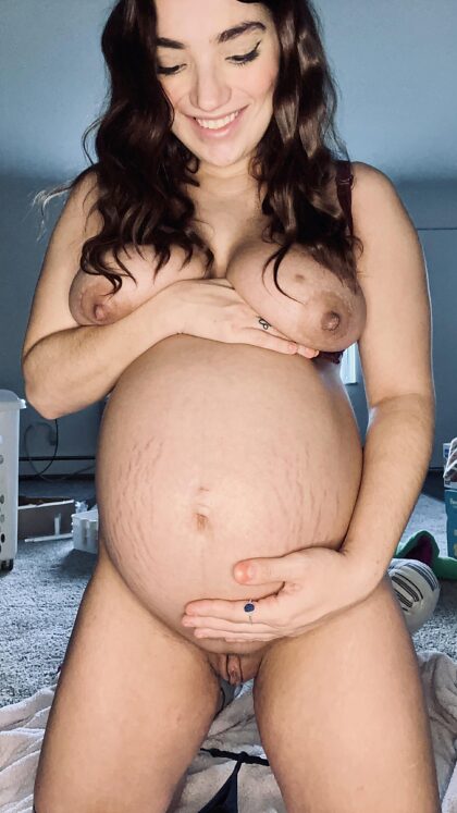 Würdest du meine geschwollene schwangere Muschi ficken?