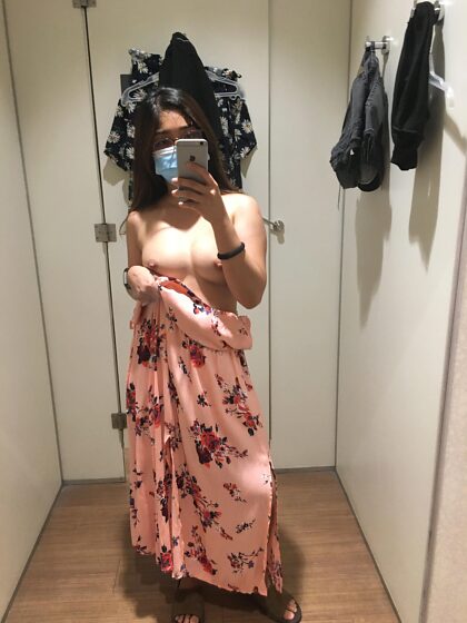 Sieht dieses Kleid gut an mir aus…?