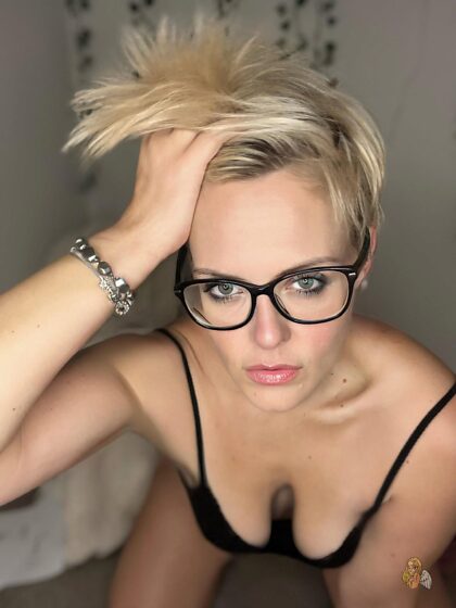 Je pense que les filles peuvent être beaucoup plus sexy avec des lunettes