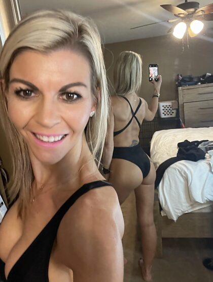 Happy Humpday! Just an average 39 year old MILF hump!