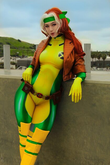 X-Men Rogue, by caytiecosplay