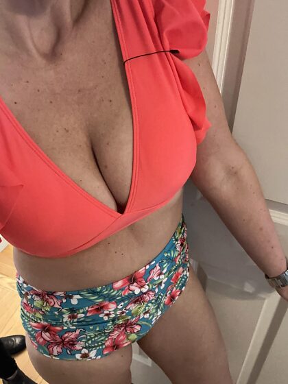 Married milf who loves different cocks
