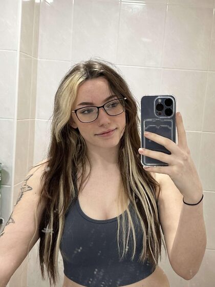 Girls who wear glasses fuck best