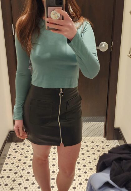 Love this front zip skirt