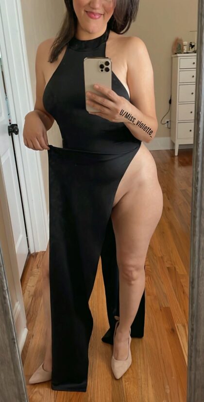 Could be risky if I go without wearing panties with this dress, right? 44F