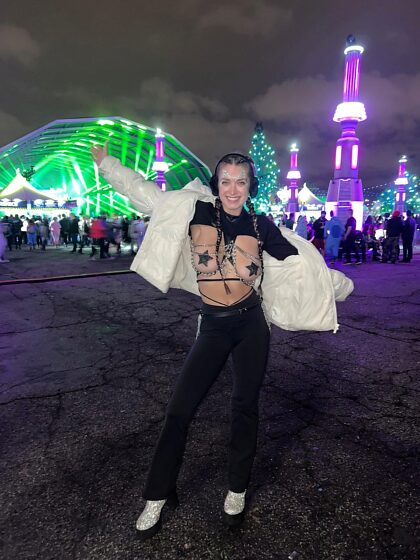 Hellooooooo!! I'm so excited for EDCLV next month, I haven't been to a fest since NYE! This pic is from Countdown 2022!!