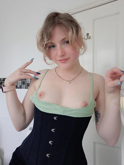 I really do love wearing a corset it's great for my posture and I look pretty sexy