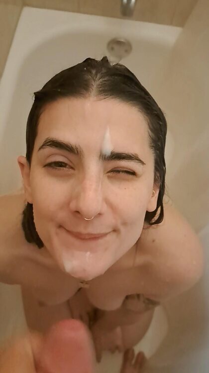 Soin du visage sous la douche