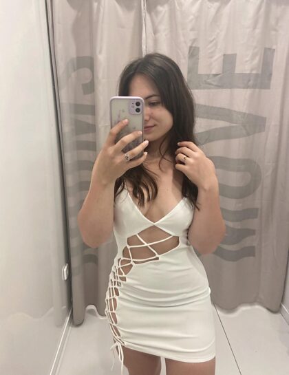 Soll ich dieses Kleid bekommen?